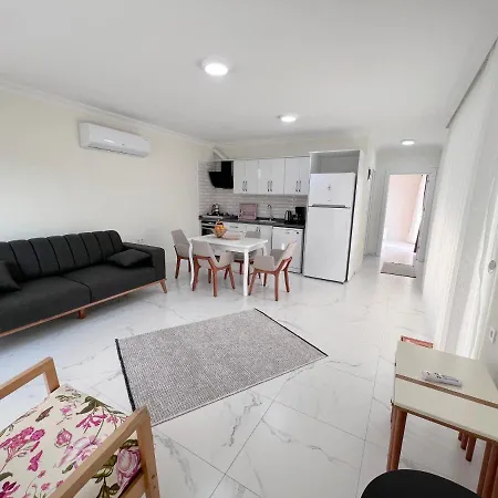 Villa Cempark Ortaca'da Havuzlu Muestakil Korunakli Ortaca