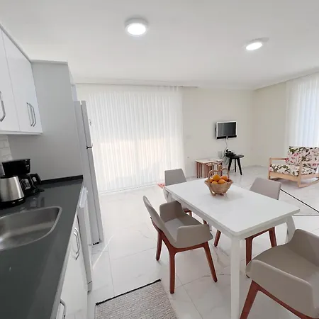 Villa Cempark Ortaca'da Havuzlu Muestakil Korunakli Ortaca