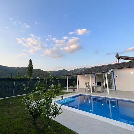Cempark Ortaca'da Havuzlu Muestakil Korunakli Willa