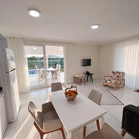 Cempark Ortaca'da Havuzlu Muestakil Korunakli Вилла *